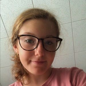 Meet your Posher, Abbie